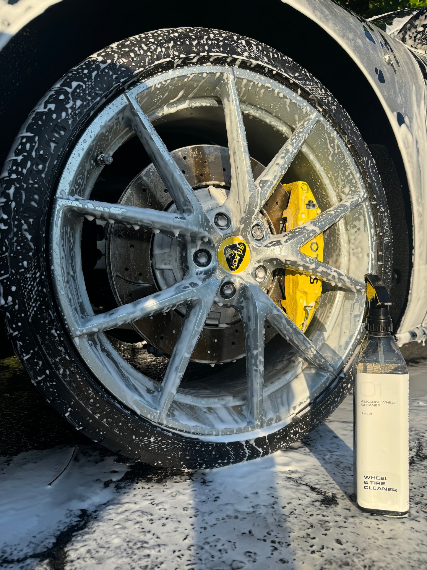 01 WHEEL & TIRE CLEANER